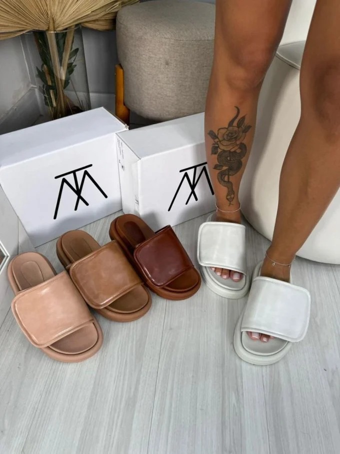 Sandália Flat Feminina De Velcro Confort