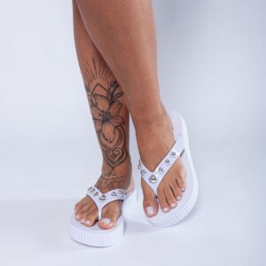 Chinelo Feminino Estilo Sandália Altinha Enfeite Esfera