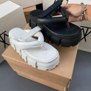 sandália feminina tratorada de velcro