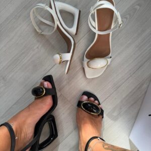 sandália saltinho vazado confort